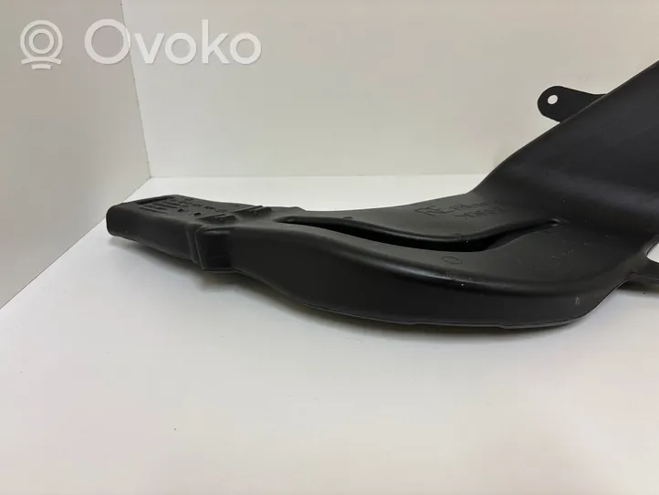 BMW 1 F20 F21 Salono oro latakas (-ai) 7221928