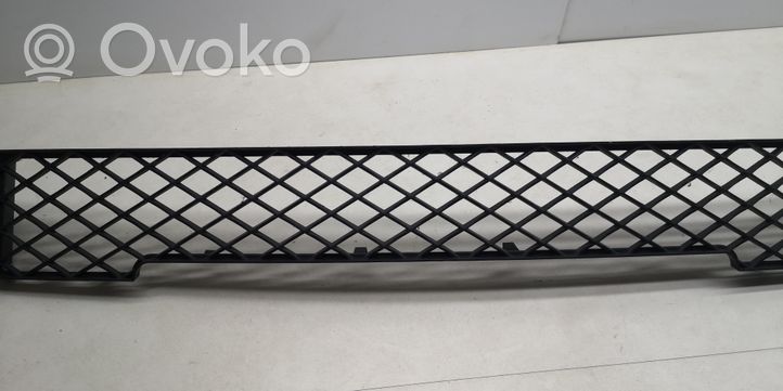 Mercedes-Benz A W176 Etupuskurin alempi jäähdytinsäleikkö A1768850022