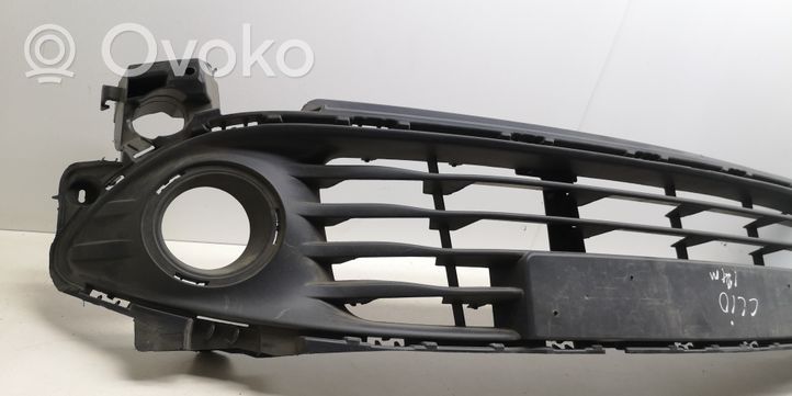 Renault Clio IV Kratka dolna zderzaka przedniego 622542958R