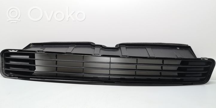 Toyota Prius (XW30) Rejilla superior del radiador del parachoques delantero 5311247040