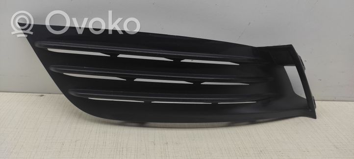 Renault Megane IV Etupuskurin alempi jäähdytinsäleikkö 263362043R