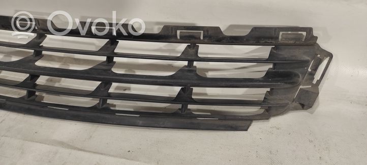 Ford Mondeo Mk III Grille inférieure de pare-chocs avant 3S7117B968