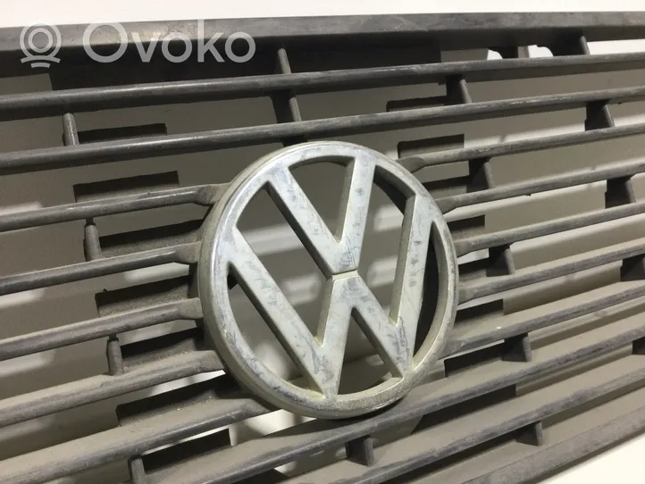 Volkswagen Jetta I Griglia anteriore 161853653