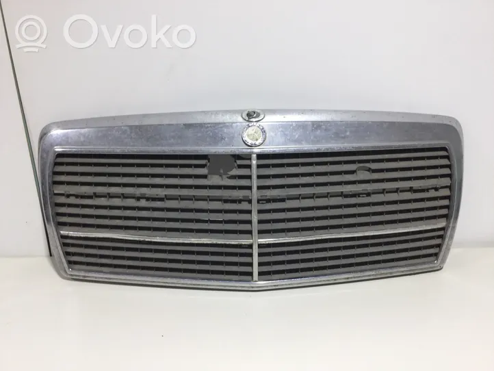 Mercedes-Benz 190 W201 Grotelės priekinės 2018880223