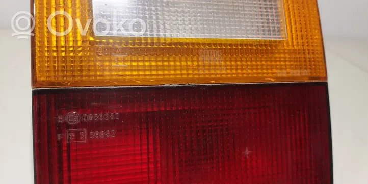 Audi 80 90 B2 Lampa tylna 811945093