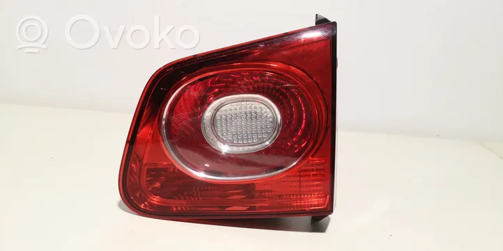 Volkswagen Tiguan Lampy tylnej klapy bagażnika 5N0945094B