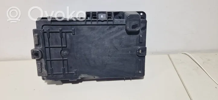 Opel Meriva B Boîte de batterie 13312808