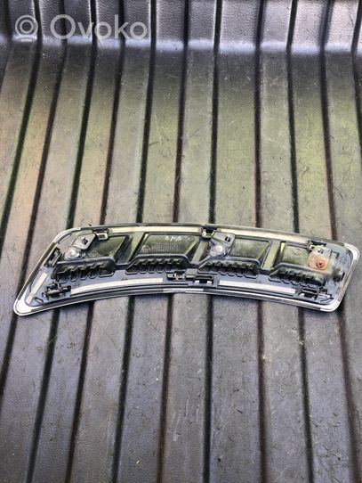 Infiniti FX Grill / Wlot powietrza błotnika przedniego 638241CA0A