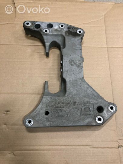 BMW 5 G30 G31 Supporto di montaggio scatola del cambio 6861580