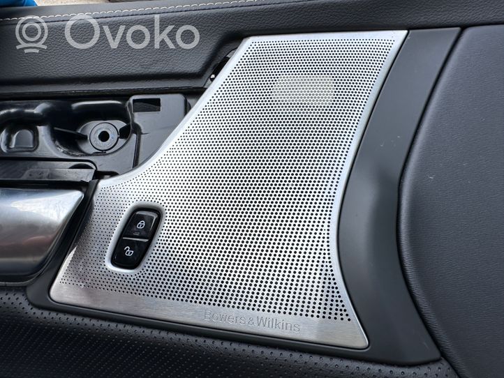 Volvo S90, V90 Обшивка передней двери 39836858