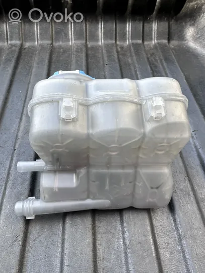 Porsche Macan Ausgleichsbehälter Kühlwasser 95B121407B