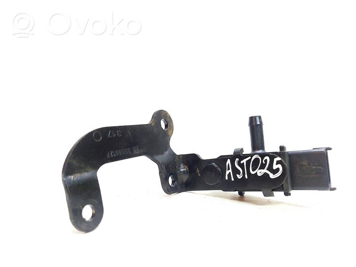 Opel Astra J Vacuum valve 55566127