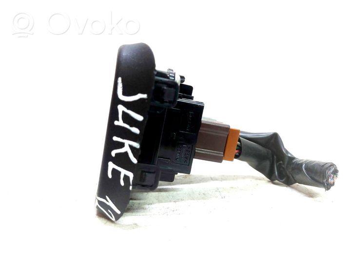 Nissan Juke I F15 Seat heating switch 