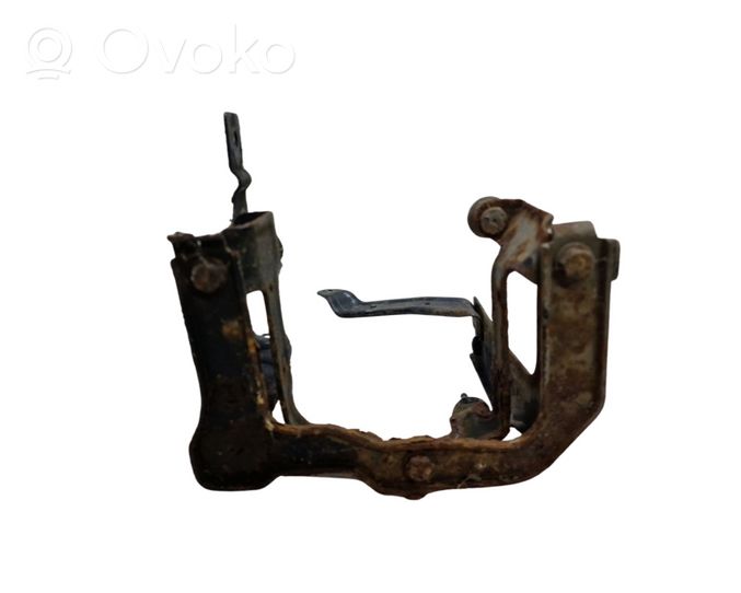 Volvo V50 Supporto di montaggio della pompa del servosterzo 3M513K738AB