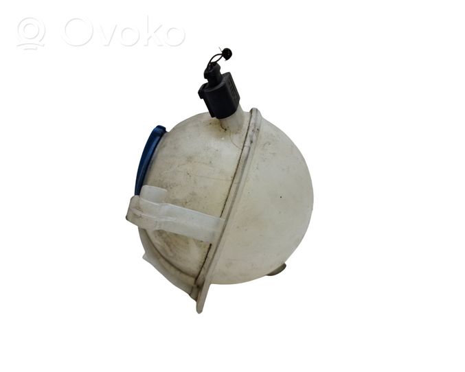 Volkswagen Jetta VI Coolant expansion tank/reservoir 5C0121407