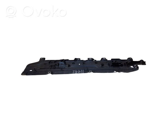 Volvo S90, V90 Placa protectora del centro/medio 32260495