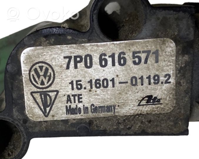 Volkswagen Touareg II Capteur de hauteur de suspension arrière 7P0616571