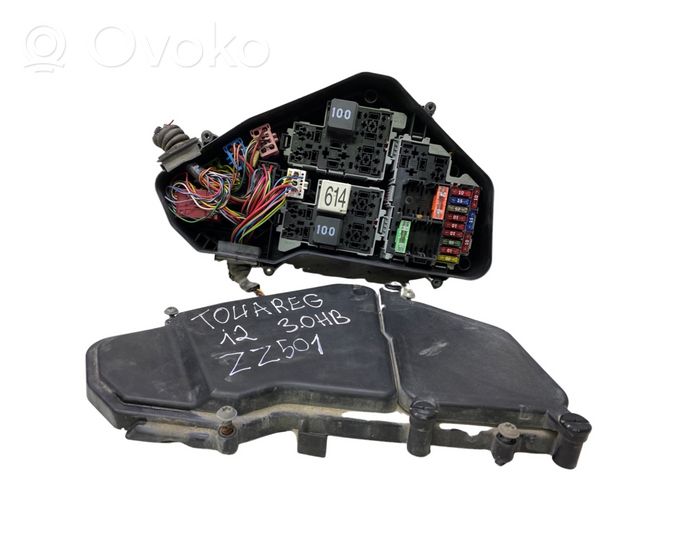 Volkswagen Touareg II Fuse box set 7L0937576A