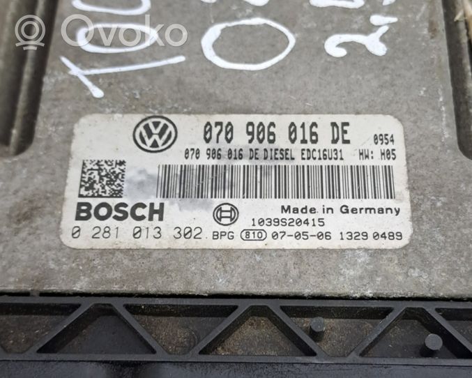 Volkswagen Touareg I Calculateur moteur ECU 070906016DE