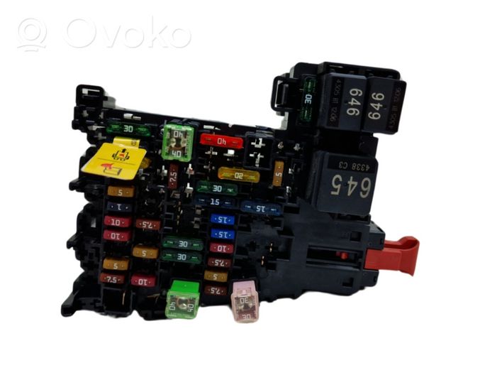 Audi A3 S3 8V Fuse module 5Q0937615C