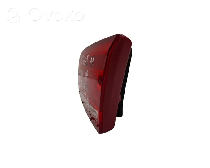 Volkswagen PASSAT B7 Lampy tylnej klapy bagażnika 3AF945094J