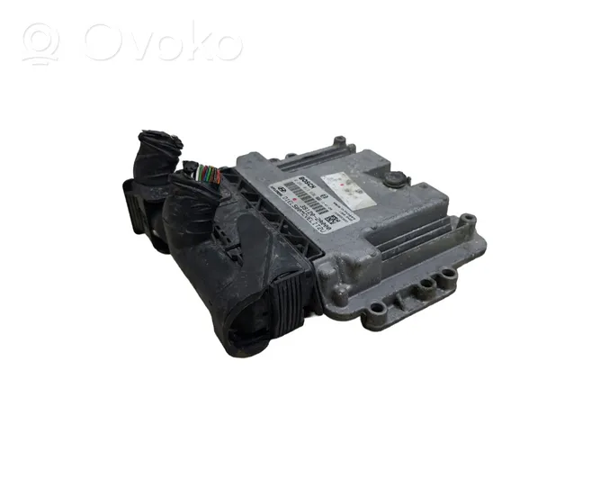 Hyundai ix35 Engine control unit/module 0281017696