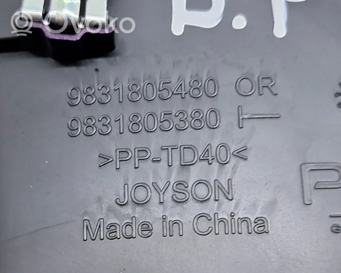 Citroen C4 III e-C4 Boczna kratka nawiewu deski rozdzielczej 9831805480