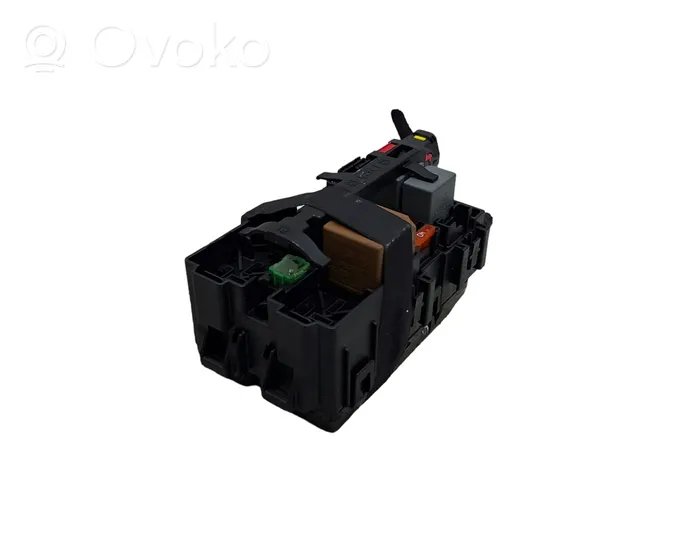 Citroen C4 III e-C4 Sulakemoduuli 9806192580