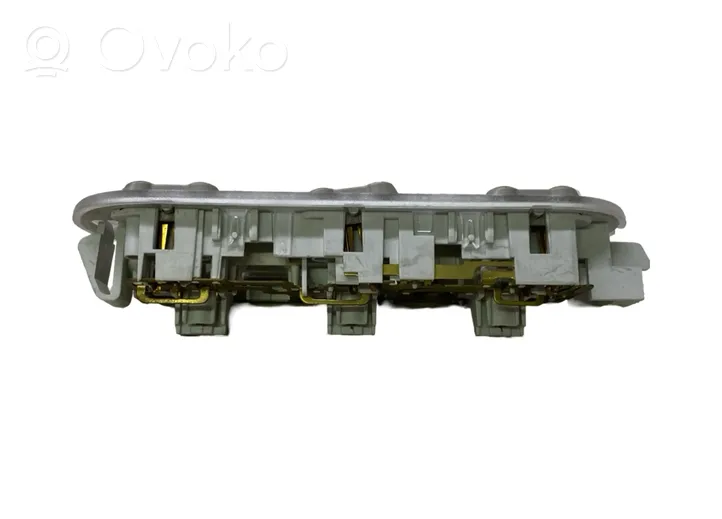 Nissan Qashqai Illuminazione sedili anteriori 8200073234