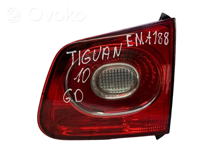 Volkswagen Tiguan Luces portón trasero/de freno 5N0945094C