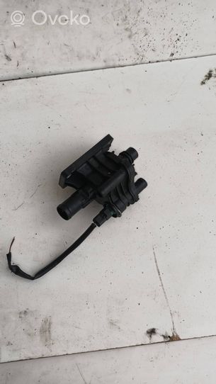 Peugeot 307 Boîtier de thermostat / thermostat PA66GF30