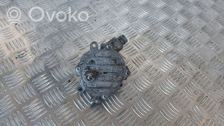 Volvo XC70 Pompe à vide 08658230