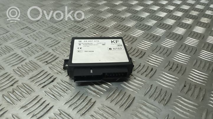 Opel Zafira A Door central lock control unit/module 24437076