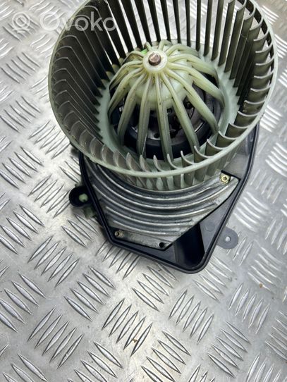 Audi A4 S4 B5 8D Ventola riscaldamento/ventilatore abitacolo 7402212330