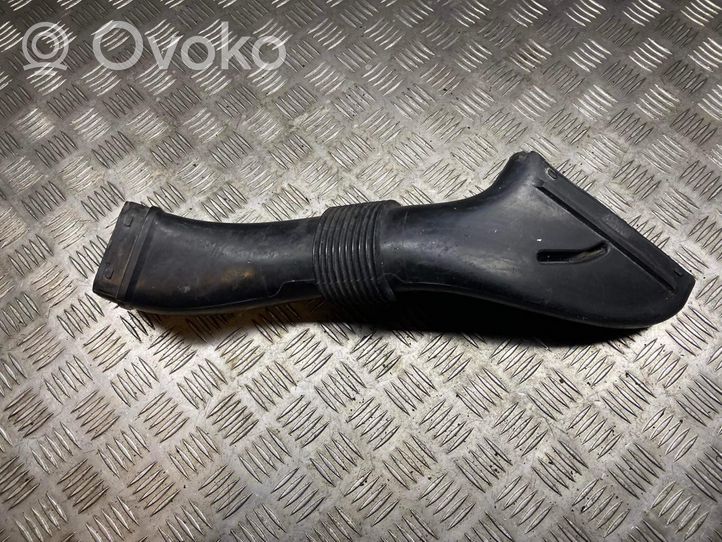 Volvo V70 Oro paėmimo kanalo detalė (-ės) 9475236