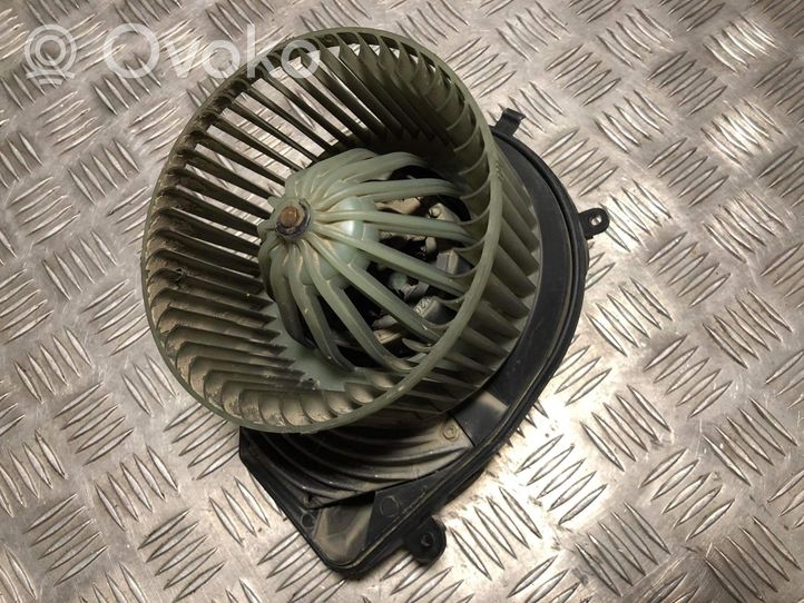 Audi A4 S4 B5 8D Ventola riscaldamento/ventilatore abitacolo 8D1820021