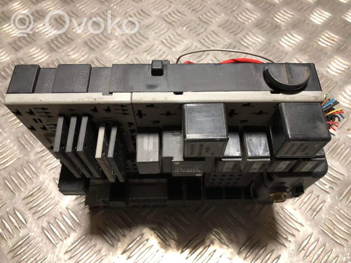 Volvo V70 Fuse module 9452772