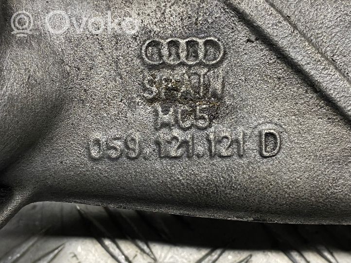 Audi A6 S6 C5 4B Boîtier de thermostat / thermostat 059121121D