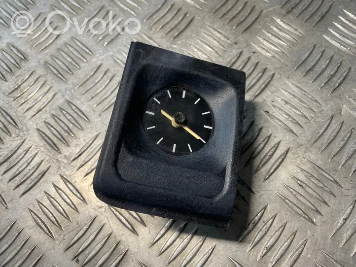 Opel Vectra A Uhr 90306467