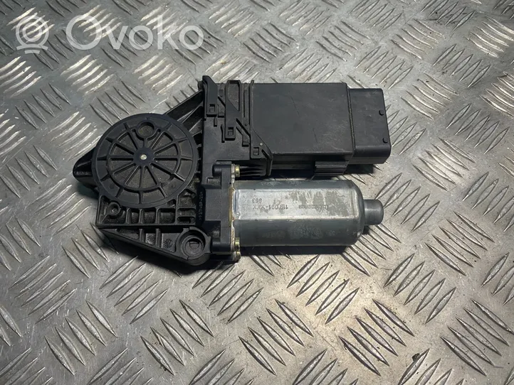 Volkswagen PASSAT B5 Takaoven ikkunan nostomoottori 9776101430201