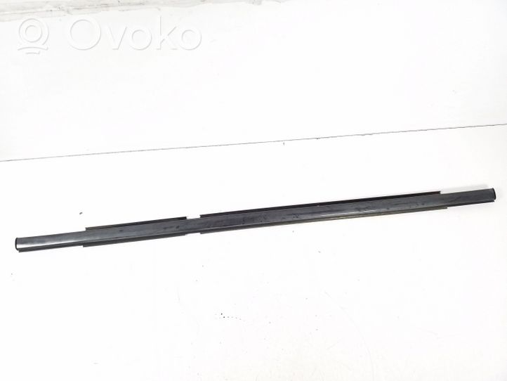 Mercedes-Benz S W221 Rivestimento modanatura del vetro della portiera posteriore 05074652