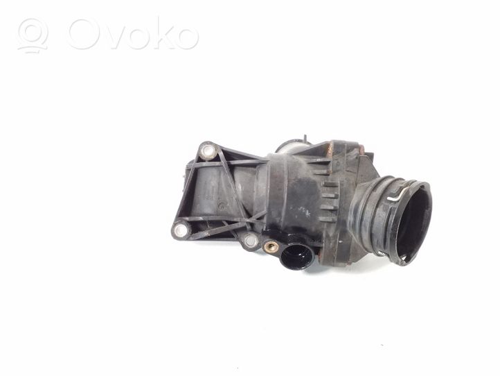 Mercedes-Benz E C207 W207 Boîtier de thermostat / thermostat A2762000115