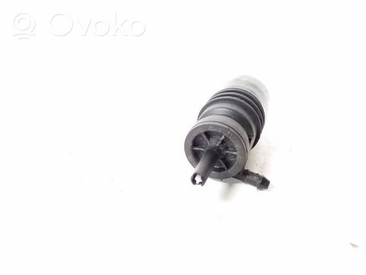 Mercedes-Benz SLK R172 Pumpe Scheibenwaschanlage A2218690121