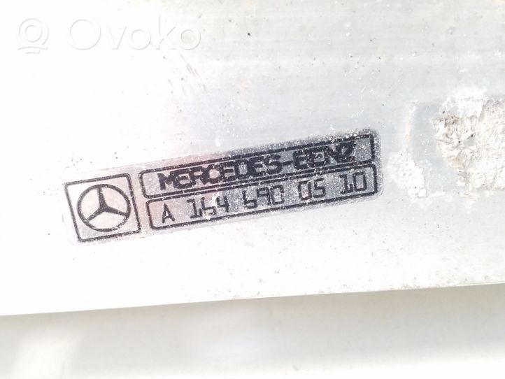 Mercedes-Benz ML W164 Ślizg listwy progowej A1646900510