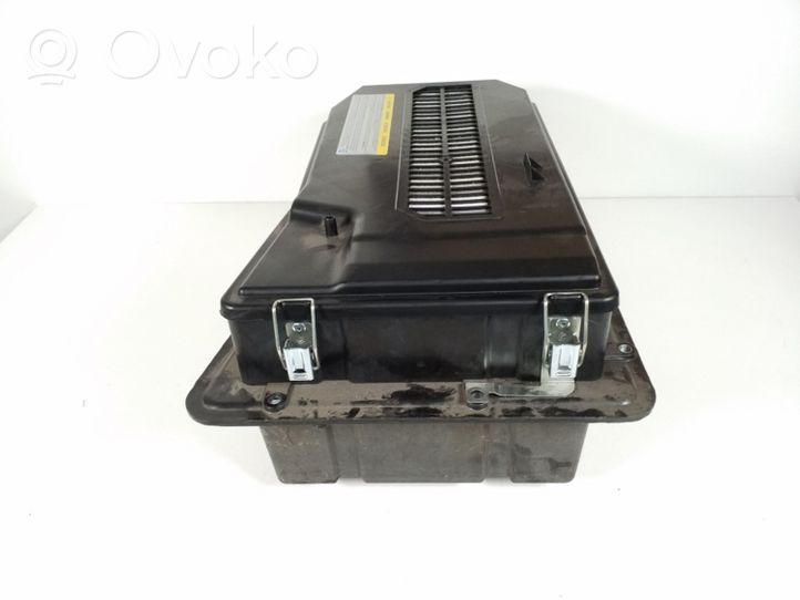 Volkswagen Touareg II Battery box tray cover/lid 7P0801283