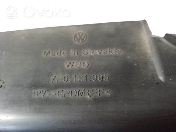 Volkswagen Touareg II Wlot / Kanał powietrza intercoolera 7P6121395