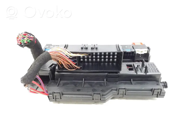 BMW X3 E83 Fuse module 8387153