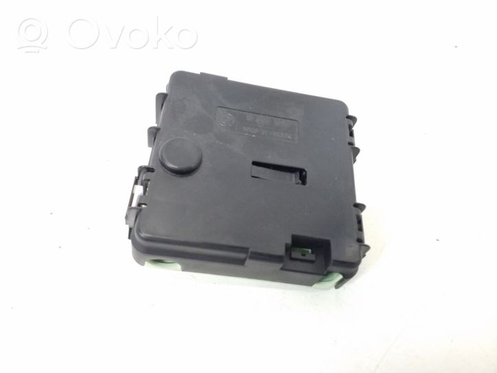 BMW X3 E83 Fuse module 6928945