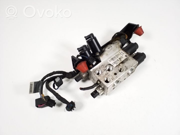 BMW 7 E65 E66 Blocco valvola della sospensione pneumatica 6758704