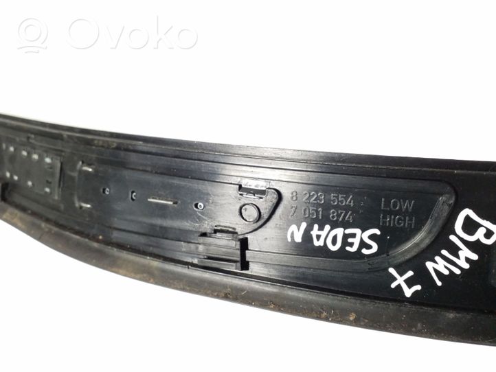 BMW 7 E65 E66 Garniture de marche-pieds arrière 7051874